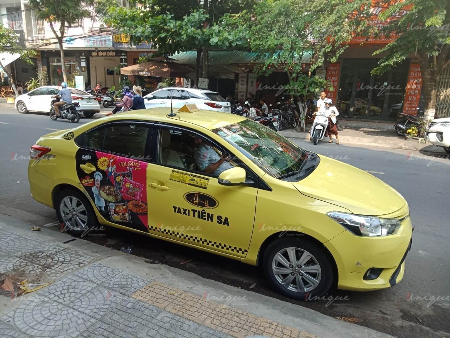 quảng cáo trên taxi tiên sa