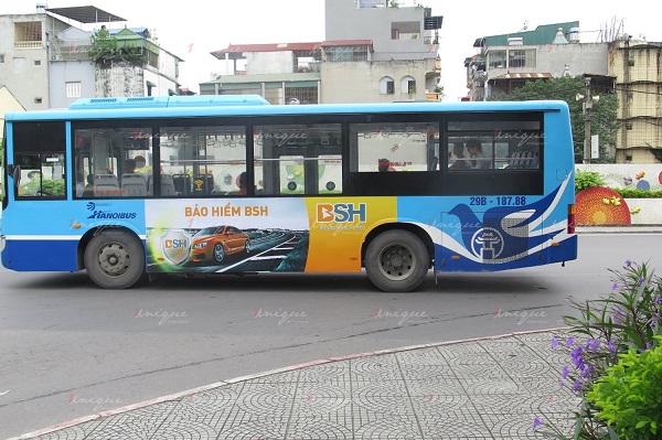 Bsh quang cao tren xe buyt 1