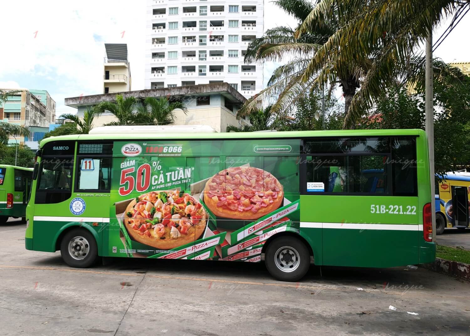 quang-cao-xe-buyt-cho-pizza-company-5 quảng cáo xe buýt cho pizza company