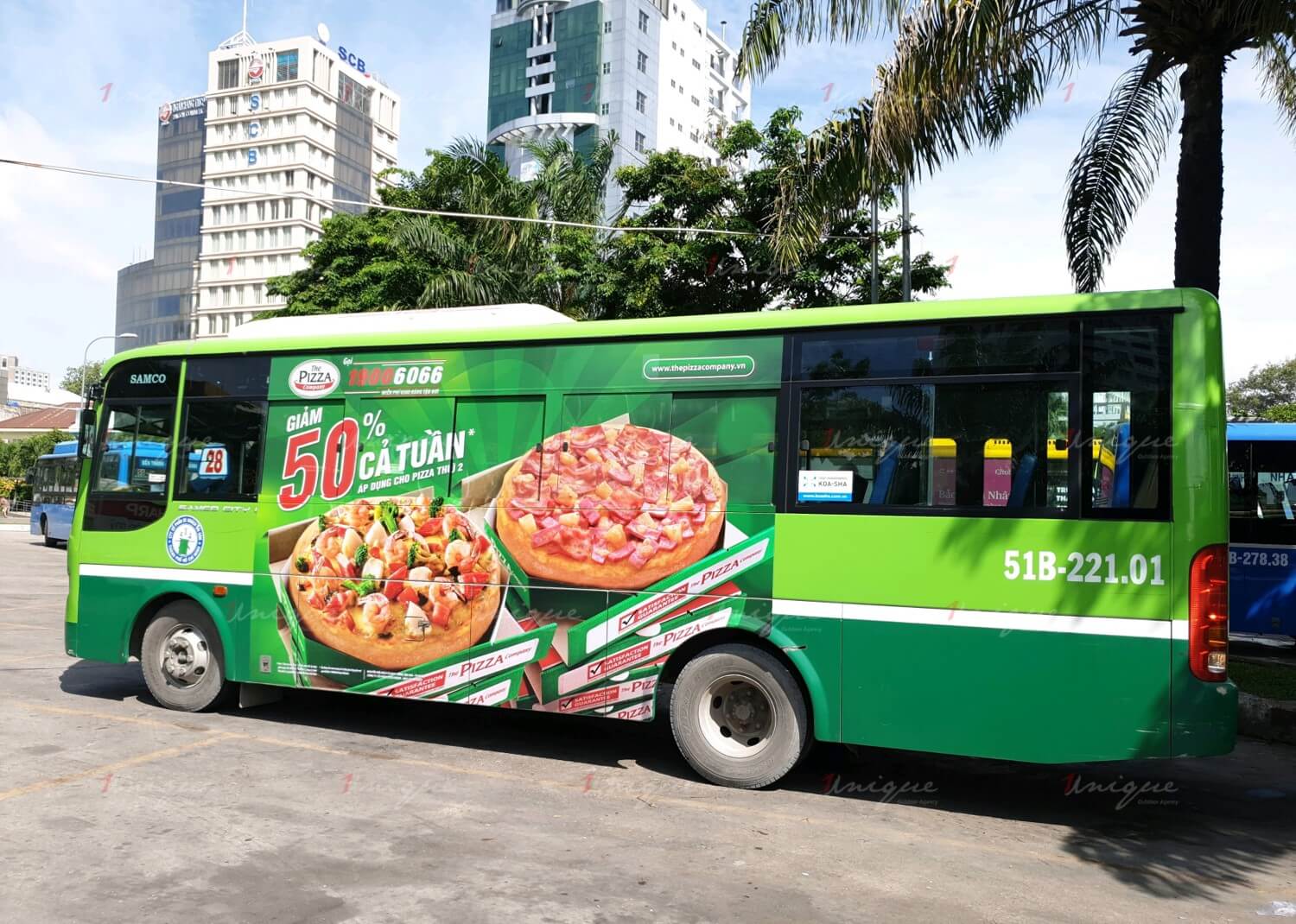 quảng cáo xe buýt cho pizza company