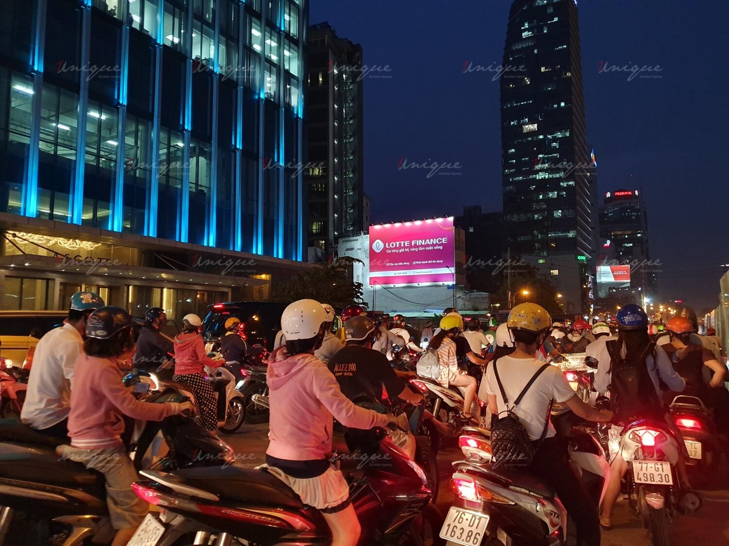 Chiến dịch quảng cáo Pano Billboard của Lotte Finance