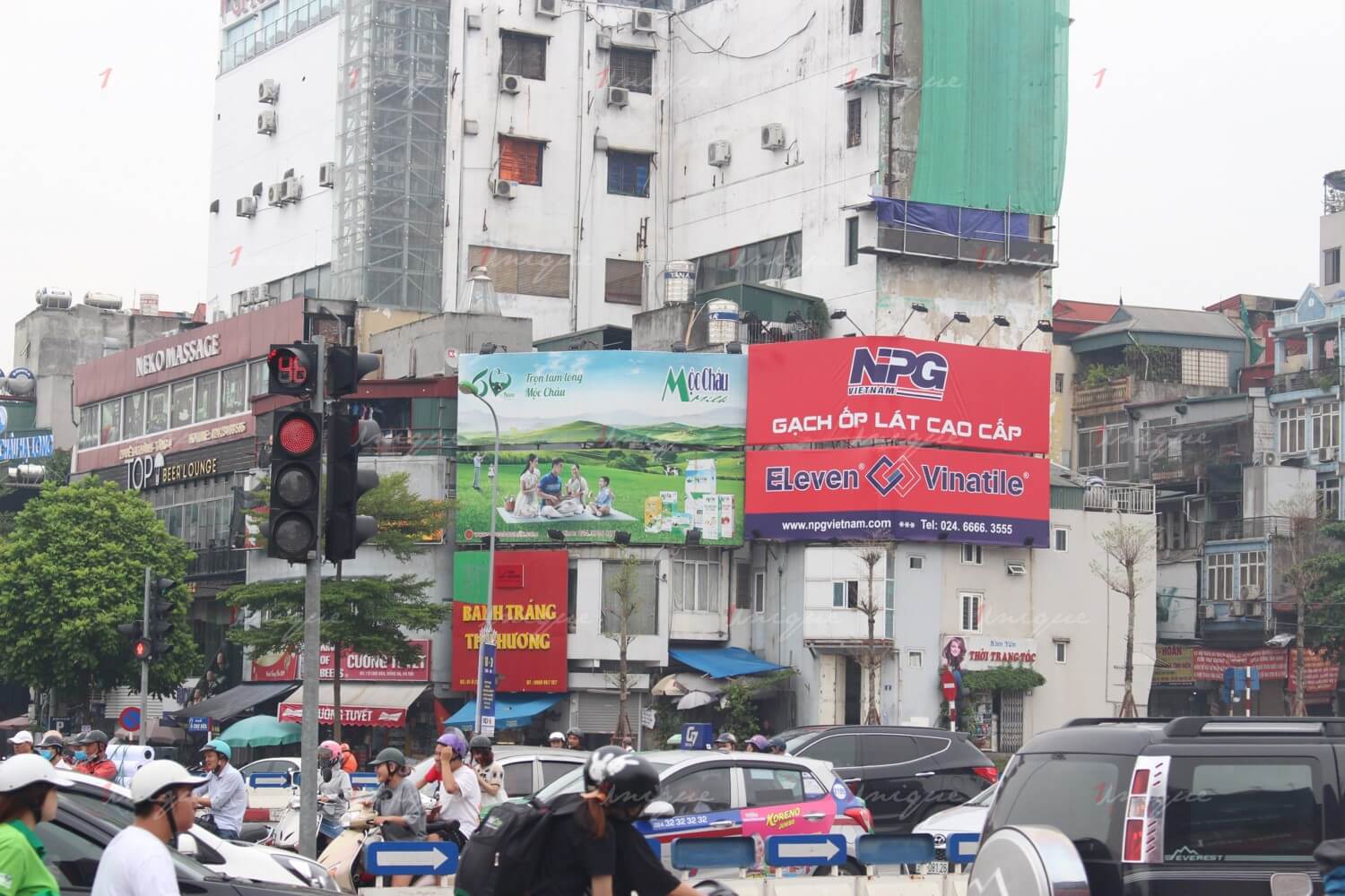 câu hỏi về quảng cáo ngoài trời