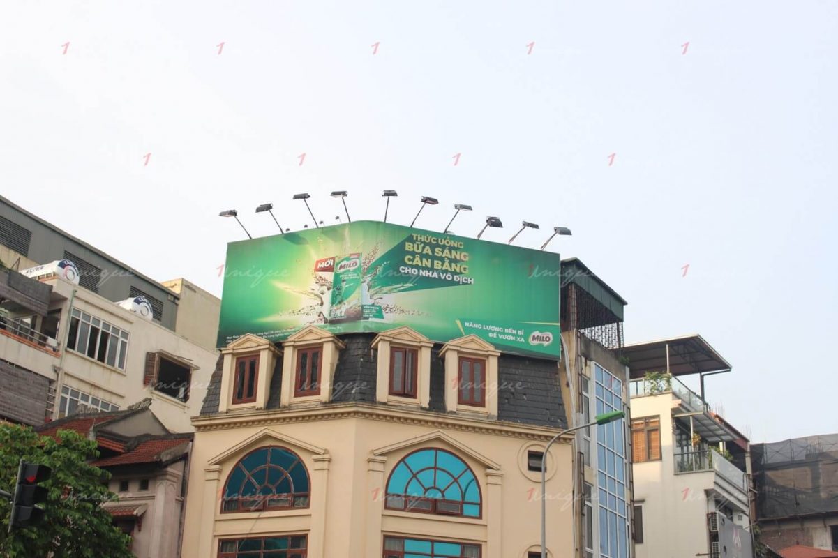 câu hỏi về quảng cáo ngoài trời