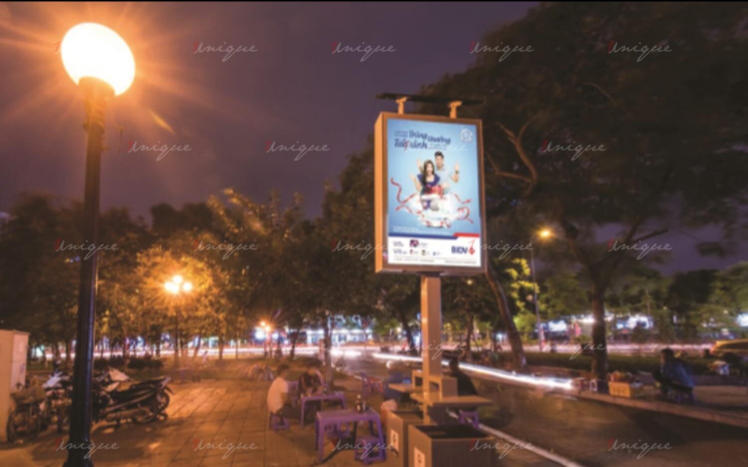 Quảng cáo biển hộp đèn thông minh