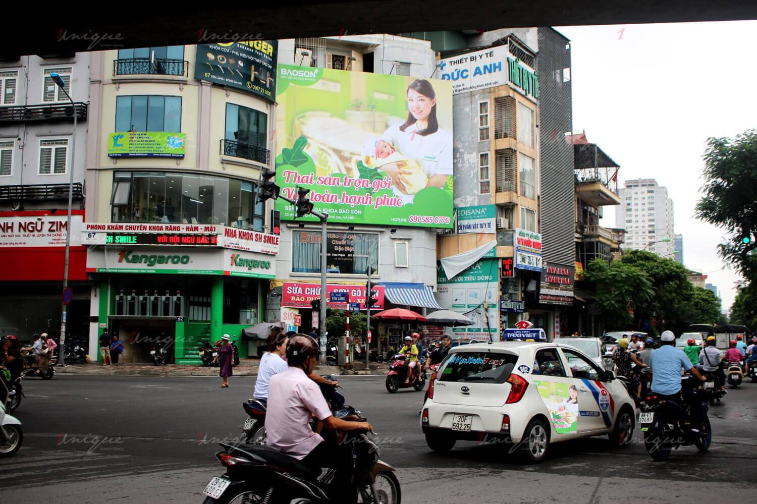 quảng cáo Pano kết hợp quảng trên xe taxi