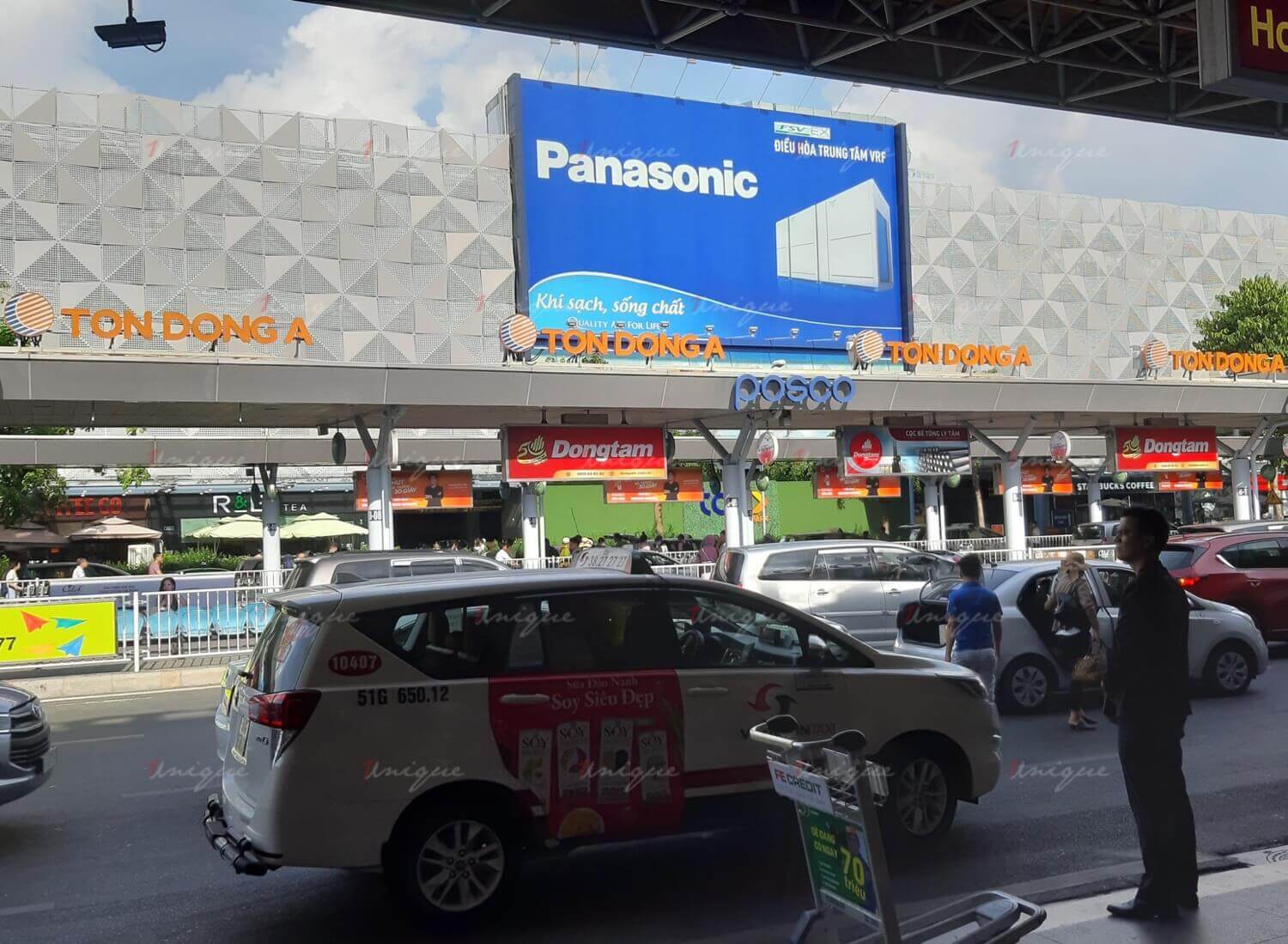 Quảng cáo tại bãi đỗ xe - Trực quan và gần gũi Quảng cáo tại bãi đỗ xe