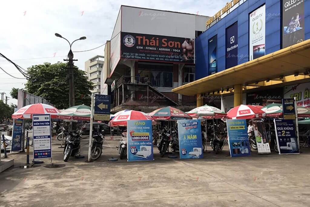 Quảng cáo tại bãi đỗ xe - Trực quan và gần gũi Quảng cáo tại bãi đỗ xe