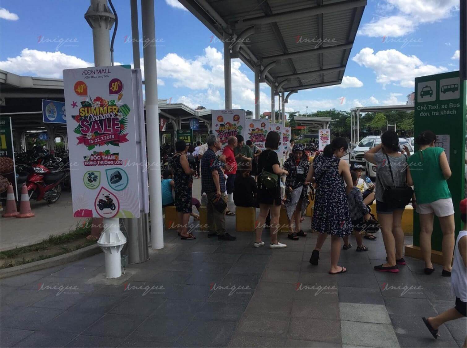 Quảng cáo tại bãi đỗ xe - Trực quan và gần gũi Quảng cáo tại bãi đỗ xe