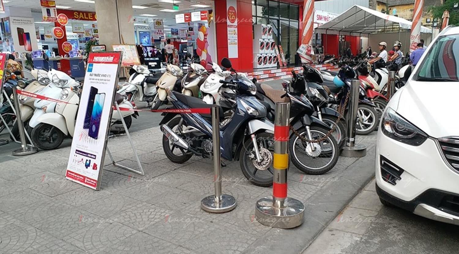 Quảng cáo tại bãi đỗ xe - Trực quan và gần gũi Quảng cáo tại bãi đỗ xe