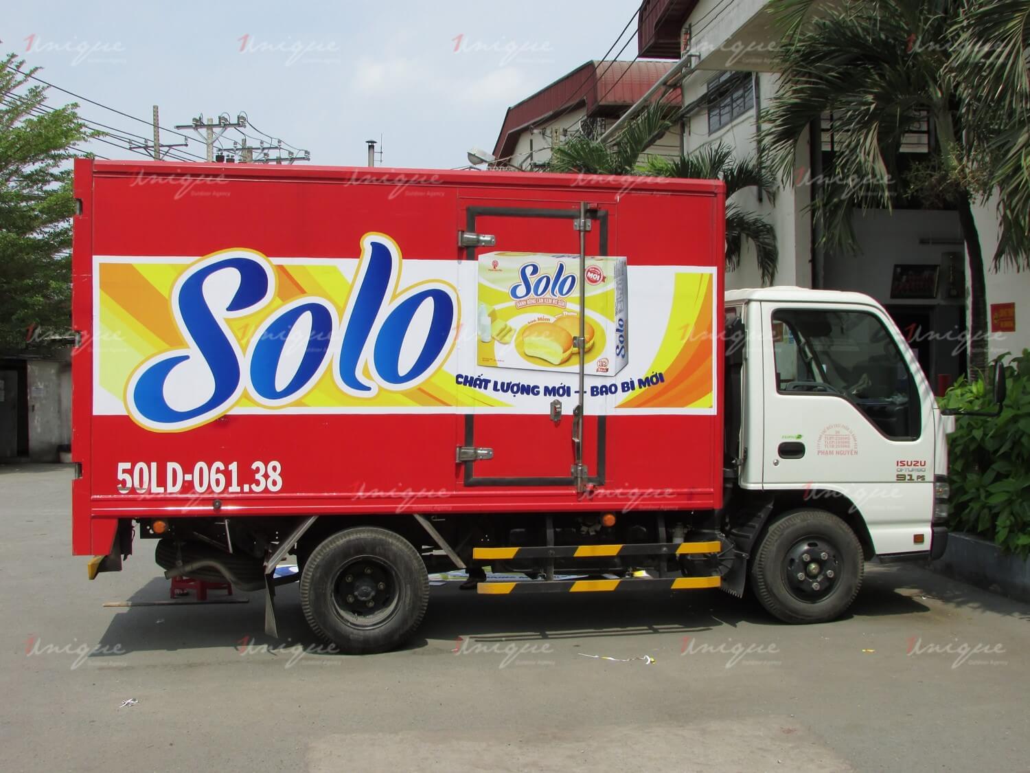 quảng cáo trên xe tải