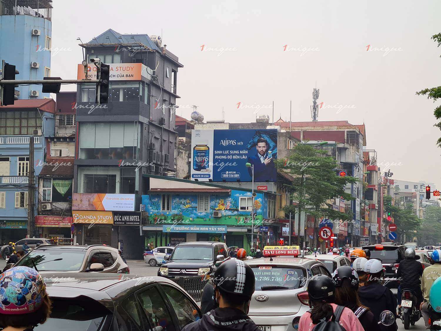 hợp đồng quảng cáo ngoài trời