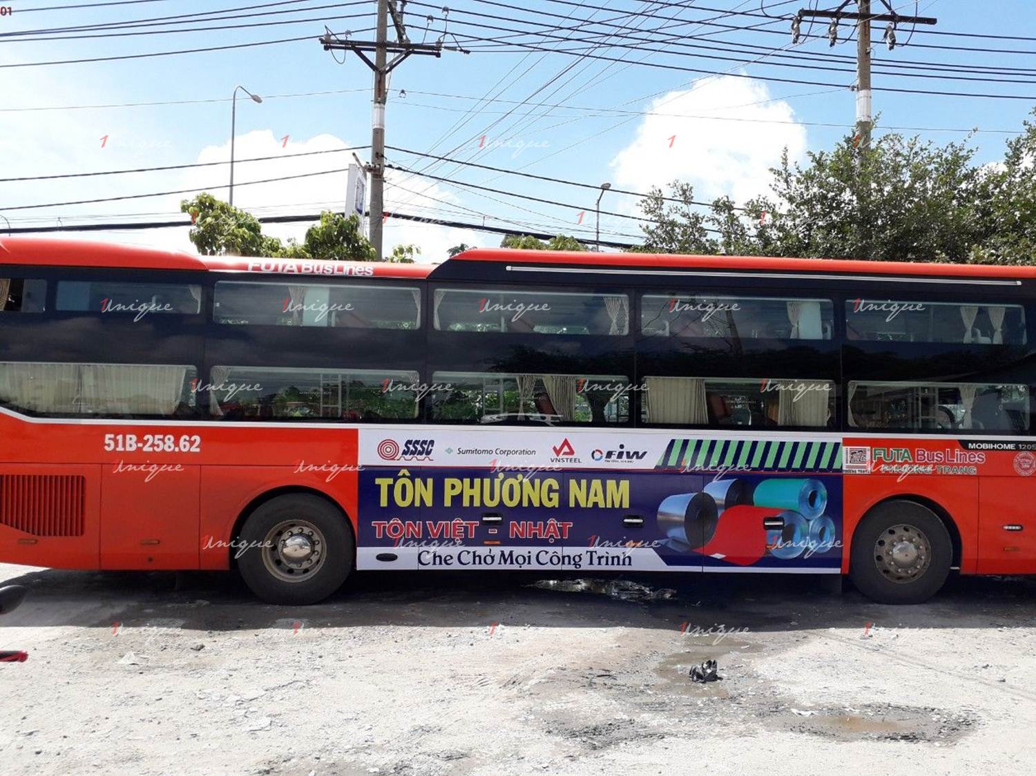 quảng cáo trên xe khách