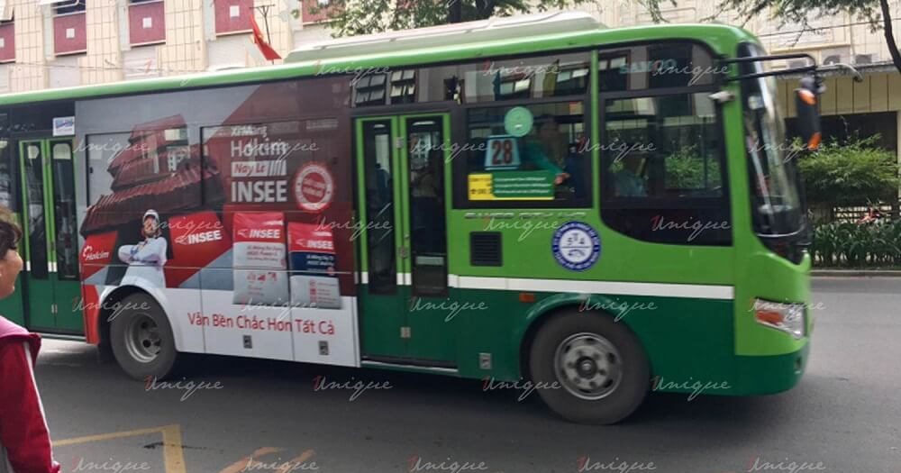 quảng cáo tràn kính trên xe buýt