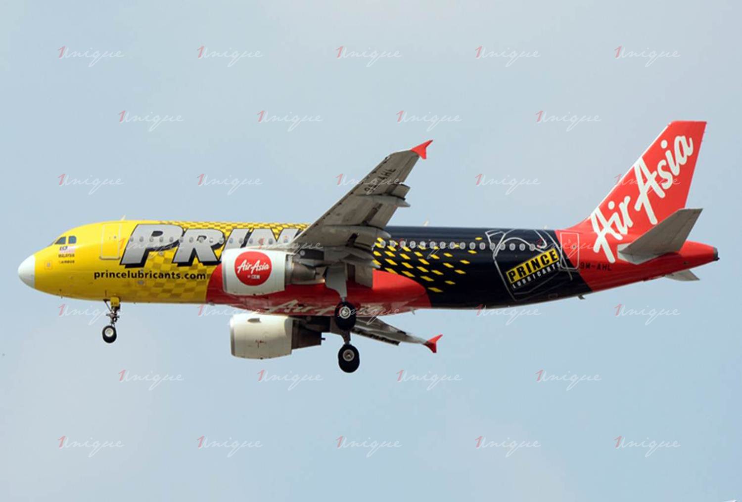 Quảng cáo trên máy bay Air Asia: Hiệu quả và đa dạng quảng cáo trên máy bay Air Asia