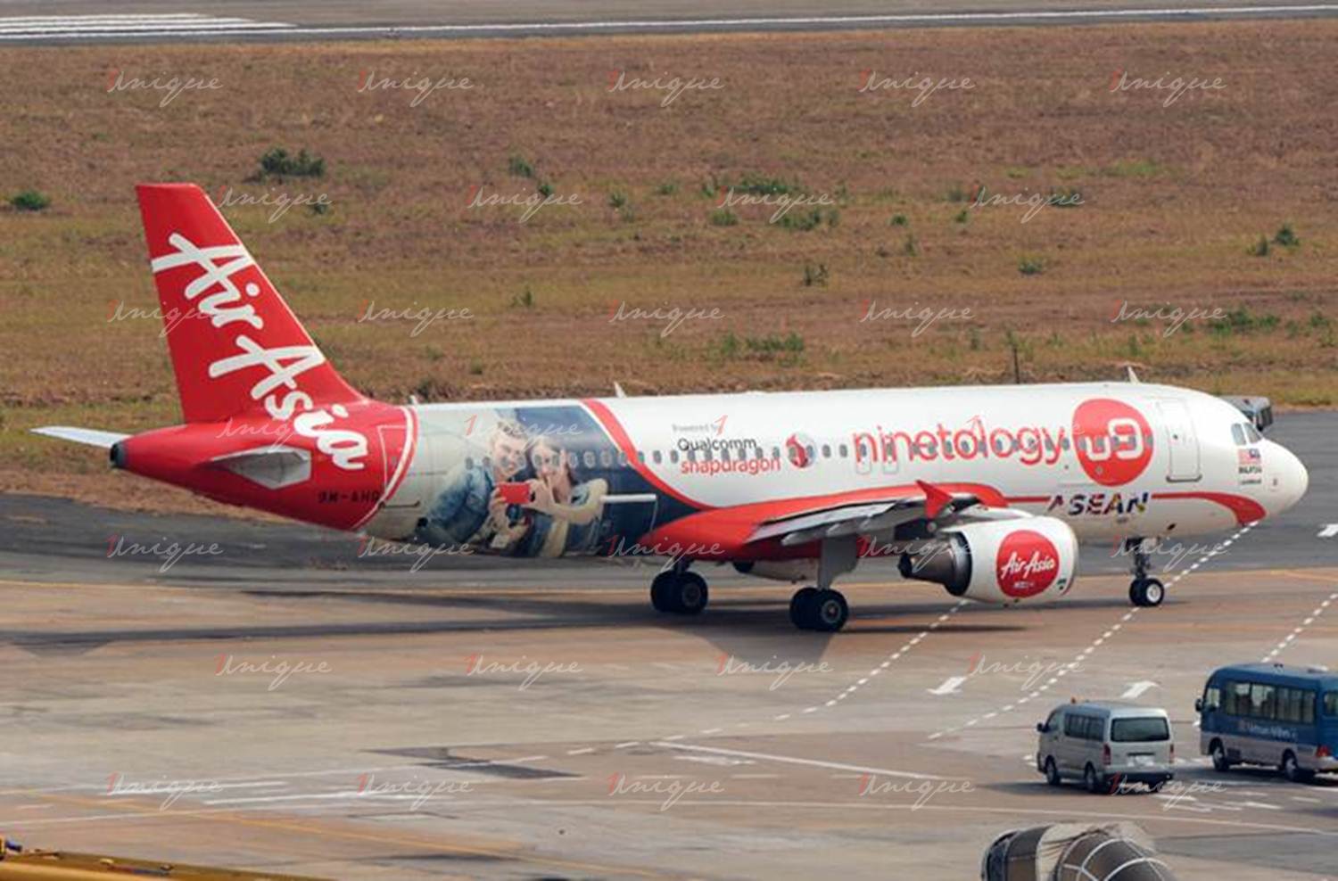 Quảng cáo trên máy bay Air Asia: Hiệu quả và đa dạng quảng cáo trên máy bay Air Asia