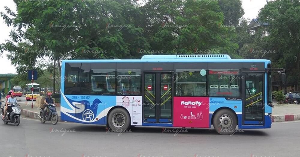 quảng cáo trên thân xe buýt