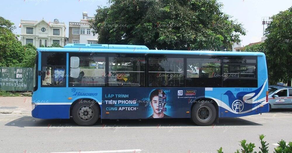 quảng cáo trên thân xe buýt