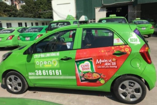 Mì Cung Đình quảng cáo trên xe ô tô và taxi nhân dịp Tết Nguyên Đán Mì Cung Đình quảng cáo trên xe ô tô và taxi nhân dịp Tết Nguyên Đán