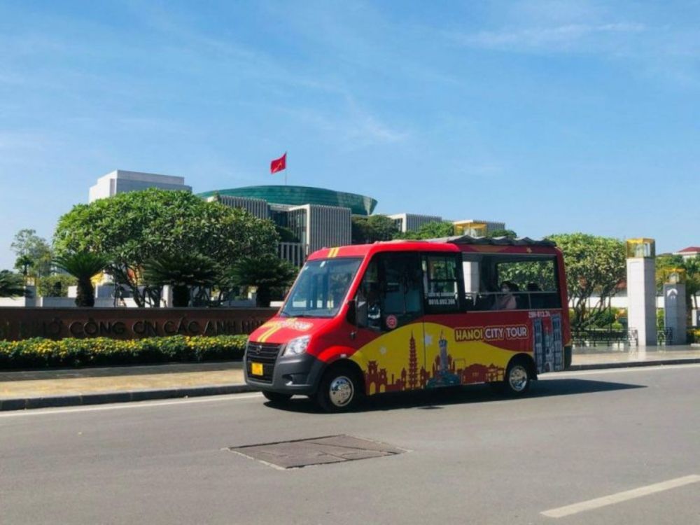 Thi công quảng cáo Bus City Tour