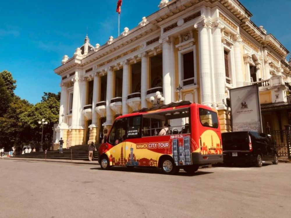 Thi công quảng cáo Bus City Tour