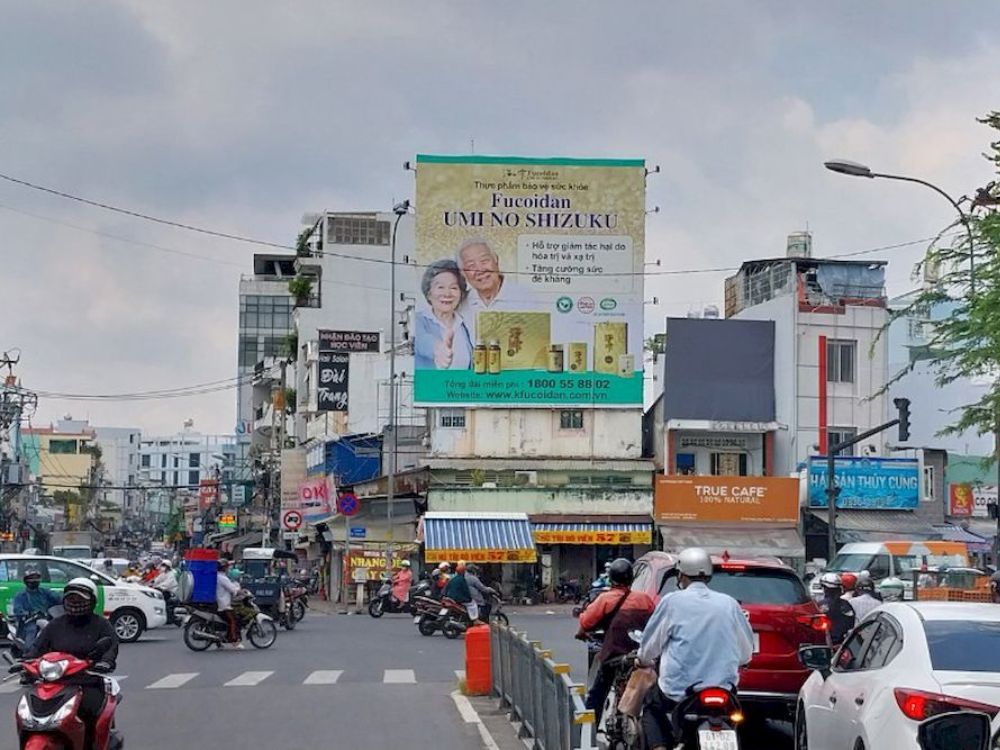 Fucoidan phủ sóng với chiến dịch OOH tích hợp (Pano, LED, LCD, quảng cáo nhà chờ xe bus)