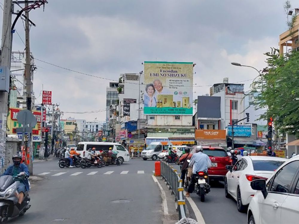 Fucoidan phủ sóng với chiến dịch OOH tích hợp (Pano, LED, LCD, quảng cáo nhà chờ xe bus)