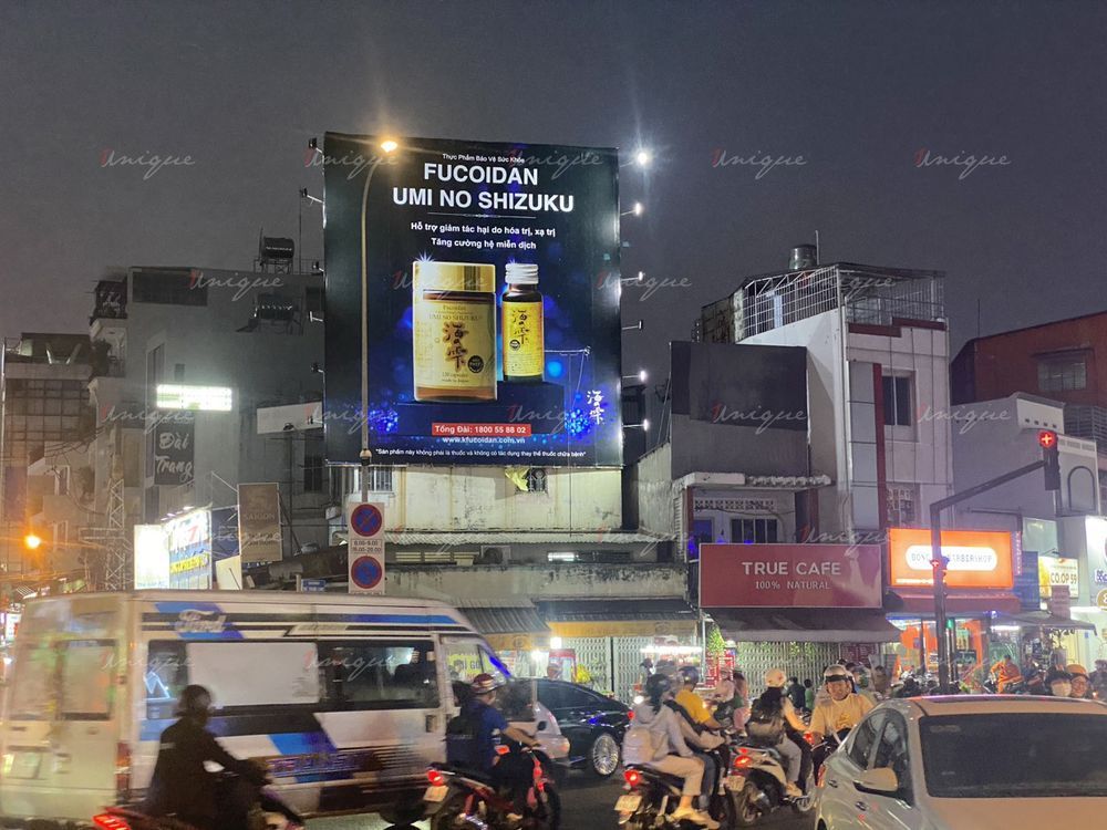 Fucoidan phủ sóng với chiến dịch OOH tích hợp (Pano, LED, LCD, quảng cáo nhà chờ xe bus)