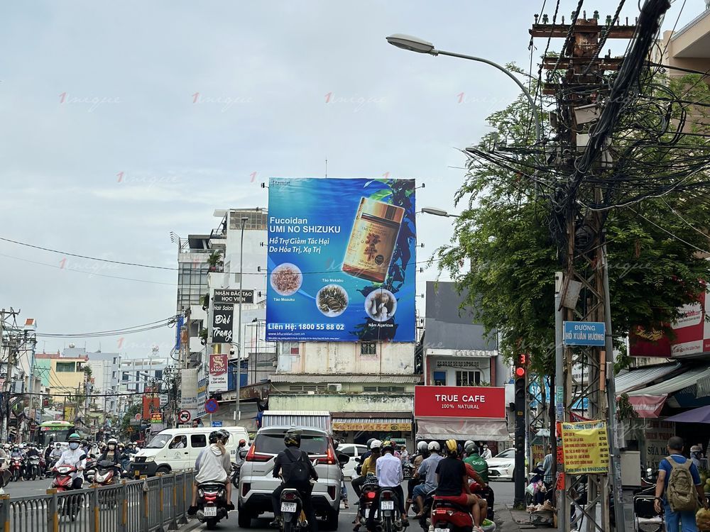 Fucoidan phủ sóng với chiến dịch OOH tích hợp (Pano, LED, LCD, quảng cáo nhà chờ xe bus)